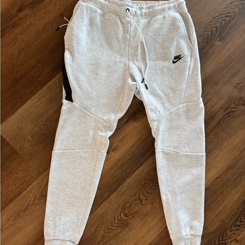 Nike men’s Light Gray Sweatpants with Black Accents